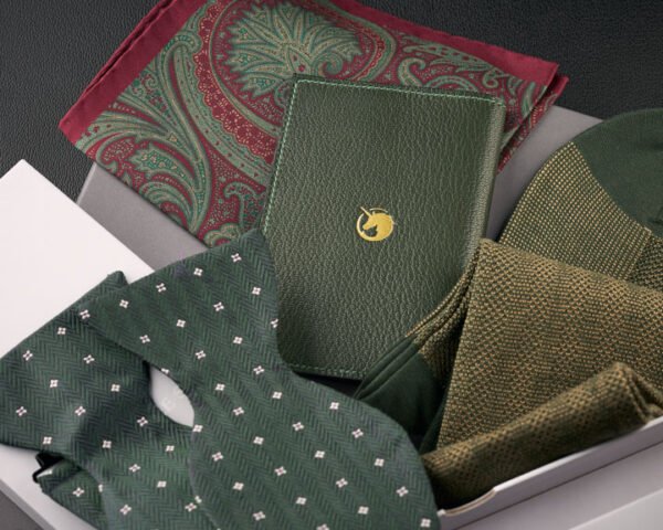 Large Green silk bow tie - Jacquard herringbone pattern - Image 2